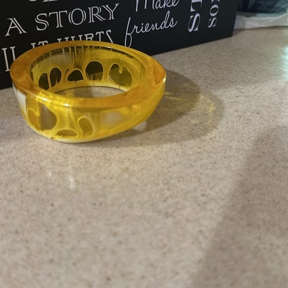 Yellow, Polka Dot, Vintage Bangle Bracelet  and possible lucite or bakelite - Picture 4 of 8